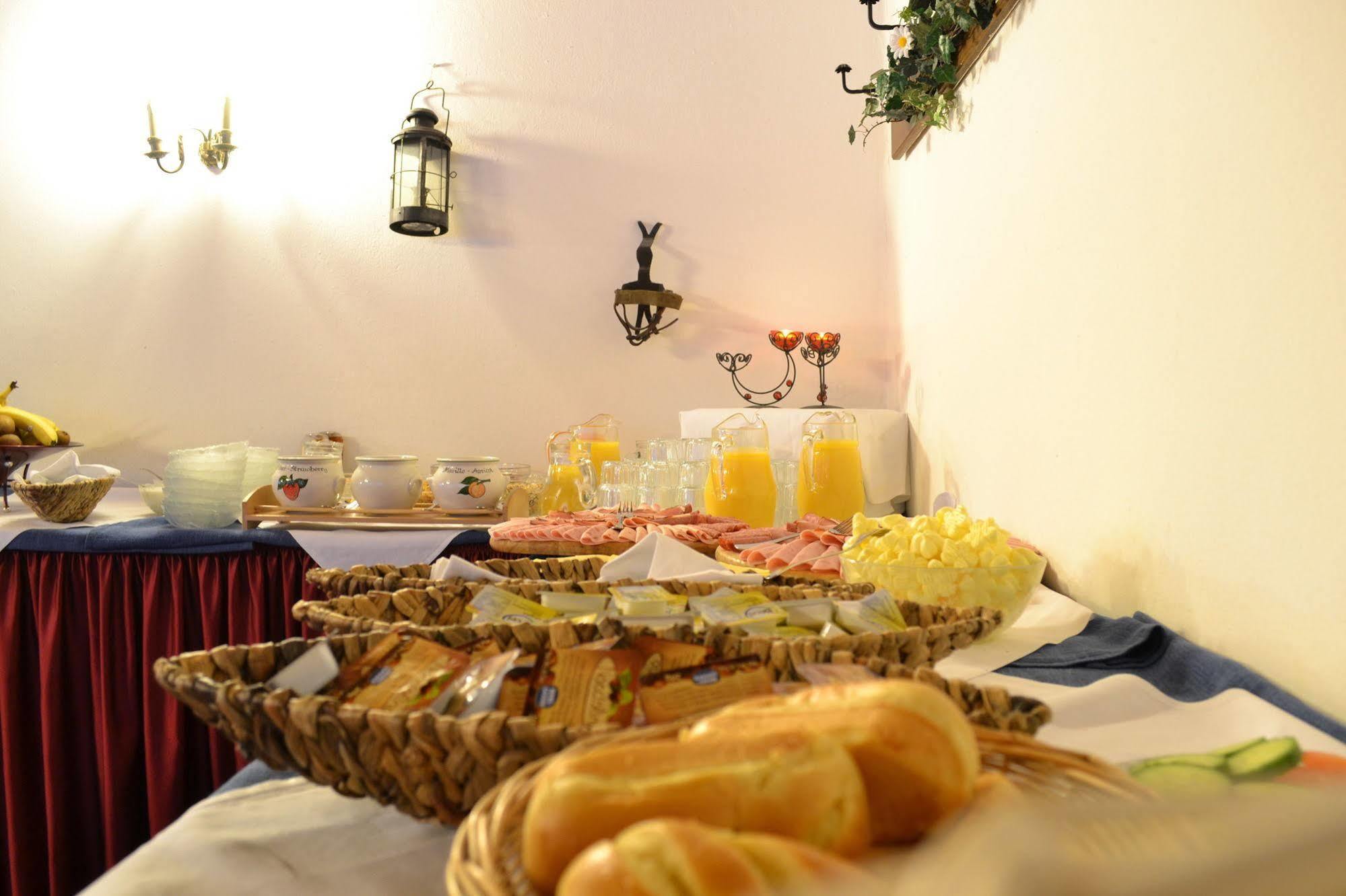 Hotel Aurach 3*